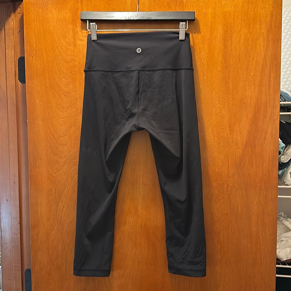 Basic black cropped Lululemon leggings- size 6